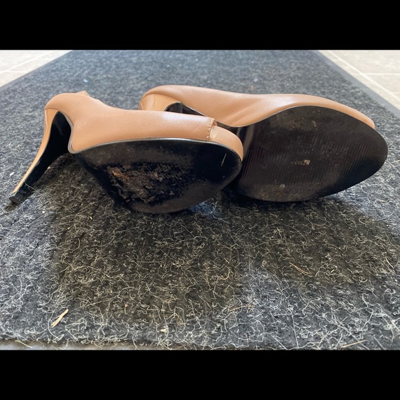 Nude Greenwich Village peep toe pumps sz 6.5 - Picture 5 of 6